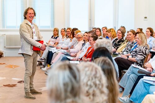 Victor Mion tijdens de Dag van de Praktijkmanager 2025 (Foto: Jitske Seckel)