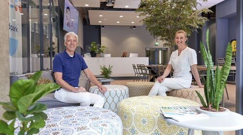 Roel de Maat en Jelly van der Brugge, tandartsen en eigenaren van Tandpark (Foto: Han Hermkens (Image and Motion))