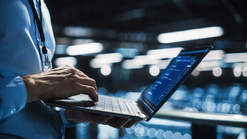 Door te investeren in informatiebeveiliging bescherm je niet alleen data, maar ook de continuïteit van zorg, het vertrouwen van patiënten en de rust binnen jouw team. (Foto: Shutterstock)