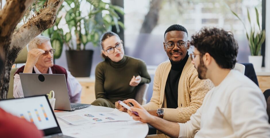 Ben Tiggelaar: ‘Werkgevers moeten zich niet afvragen: hoe ga ik om met Millennials en Gen Z’ers? Maar: hoe speel ik in op de behoeften van medewerkers in verschillende levensfasen?’