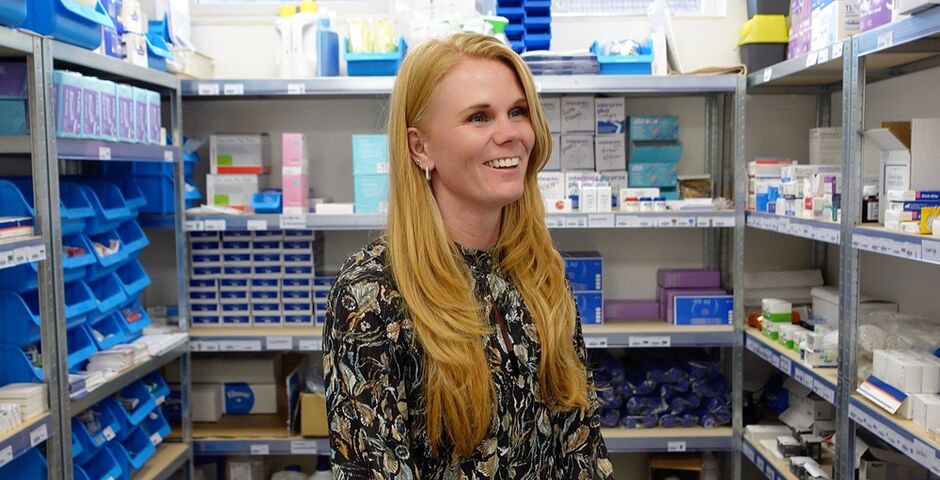 Linda van Doremalen: ‘Bij bestellingen hebben we geen lijstjes meer nodig, we hebben minder derving en de bestellingen zijn sneller klaar.’ (Foto: Basiq Dental)