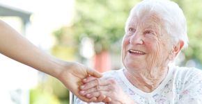 Kamer wil hogere kwaliteit in ouderenzorg