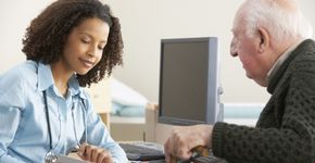 Haagse ouderpoli zorgt voor werkverlichting bij huisartsen