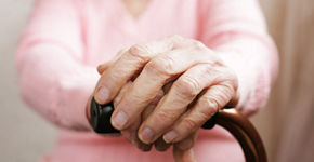 Gemeente Westland en Careyn starten proef alarmeringssysteem ouderenzorg